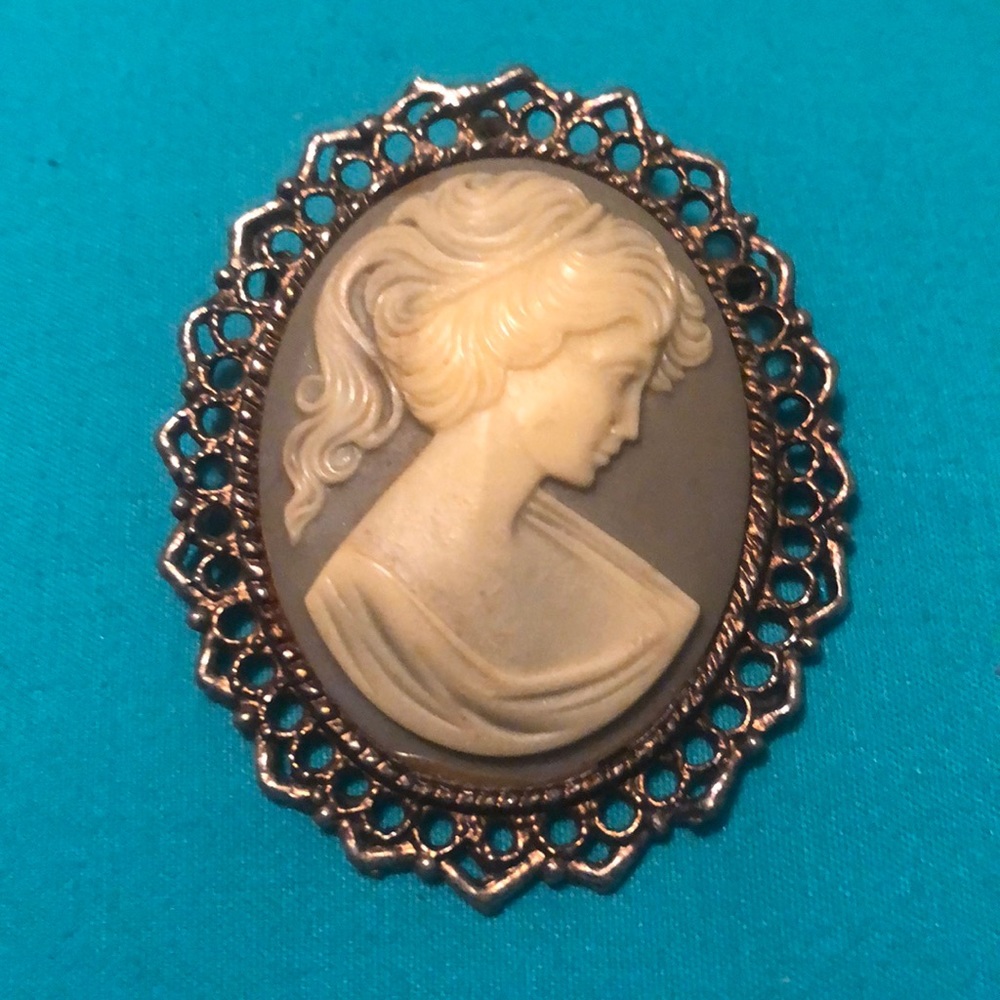 Cameo